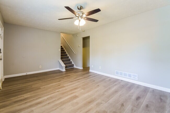 Foto del edificio - 4379 Rex Rd