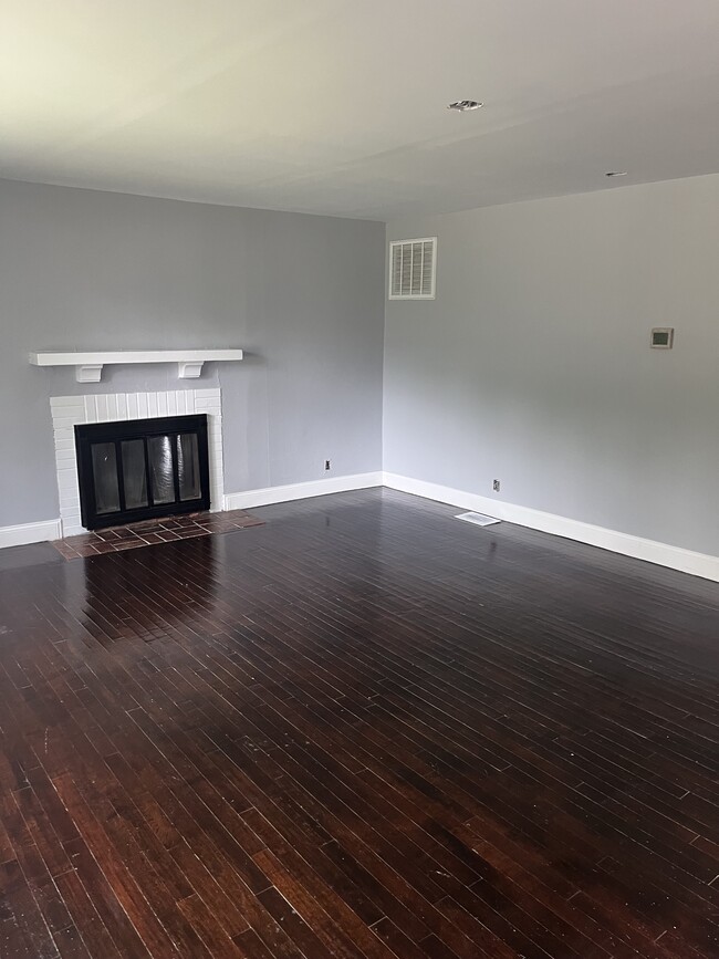 Building Photo - 1543 Grange Hall Rd