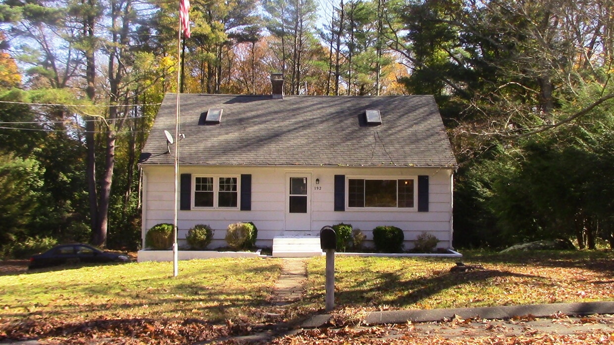 Primary Photo - 192 Ann Ave