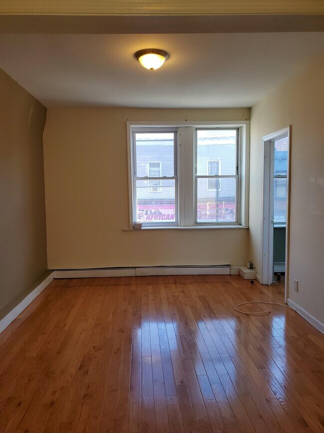 Foto del edificio - 583 West Side Ave