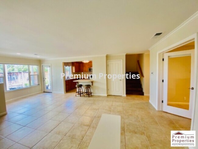 Building Photo - 7025 Briza Loop
