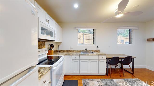 Building Photo - 4566 Sierra Dr