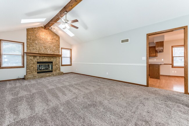 Building Photo - 3 Bedroom, 2 Bath home in Liberty