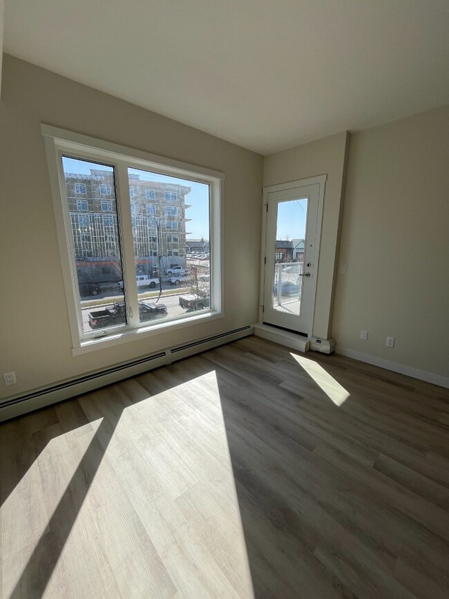 Building Photo - Modern 2-Bedroom Condo in Prime Calgary Location
