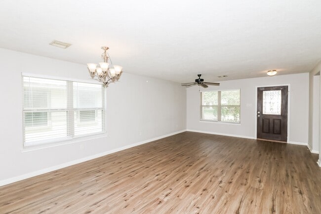 Foto del edificio - 15315 Harris Canyon Ln