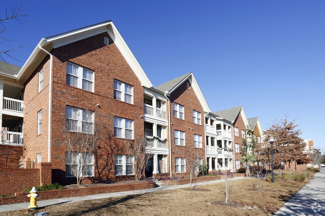 Building Photo - Seven Farms