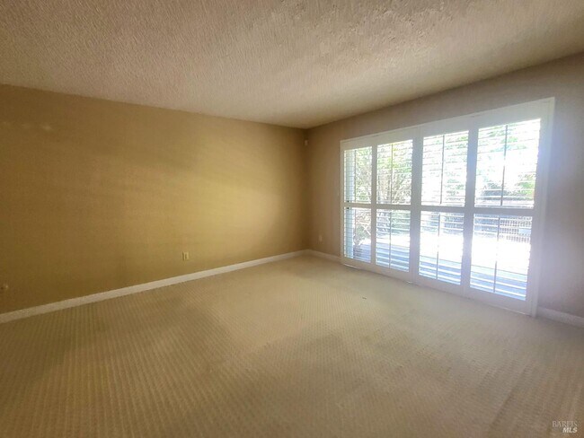 Building Photo - 170 Moonraker Ct
