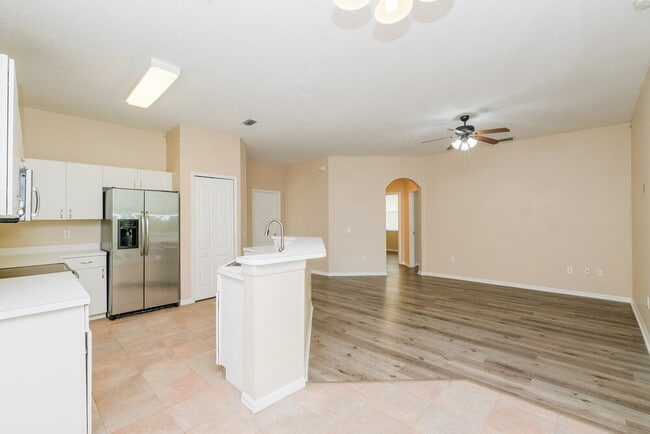 Building Photo - 25402 7 Rivers Cir
