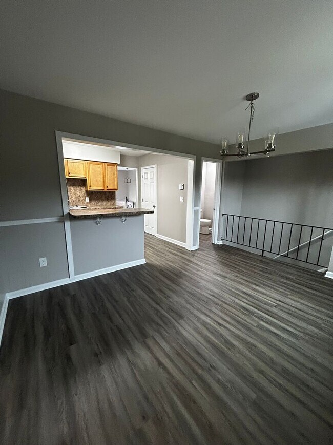 Building Photo - 3BR Townhome with garage! - Northampton School District