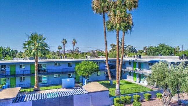 Building Photo - Three Bedroom, Two Bath Apartment Home