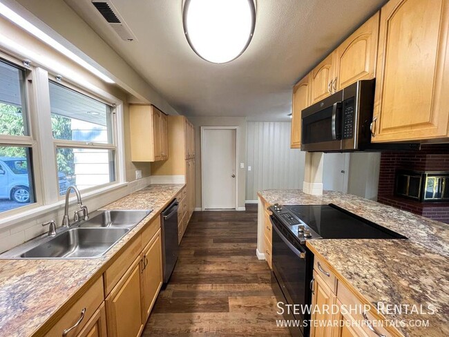 Building Photo - 2685 Tandy Turn