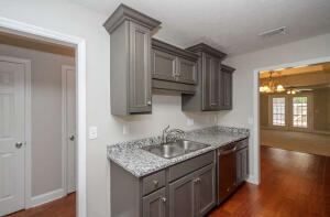 Building Photo - 139 Village Run