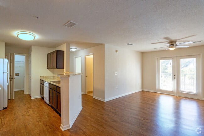 2HAB, 2BA-1149SF, Cocina/Sala de estar - Andrews Place Apartments
