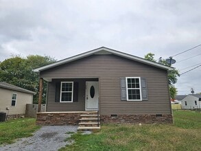 Building Photo - 504 Wheeler St