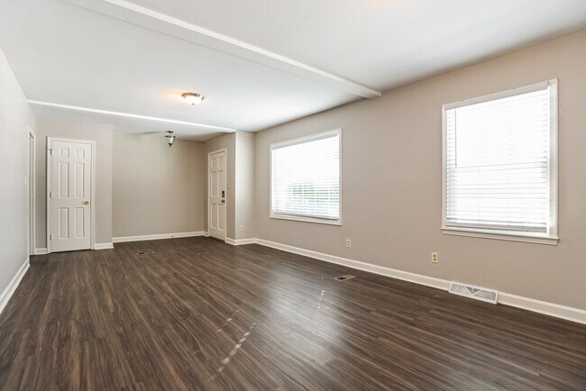 Foto del edificio - 717 Goose Creek Dr