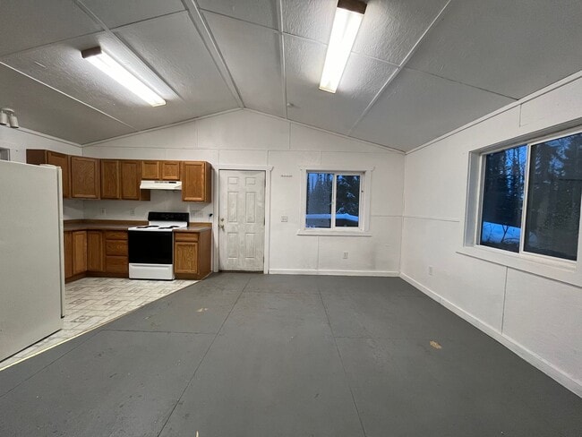 Building Photo - 2385 Maria St