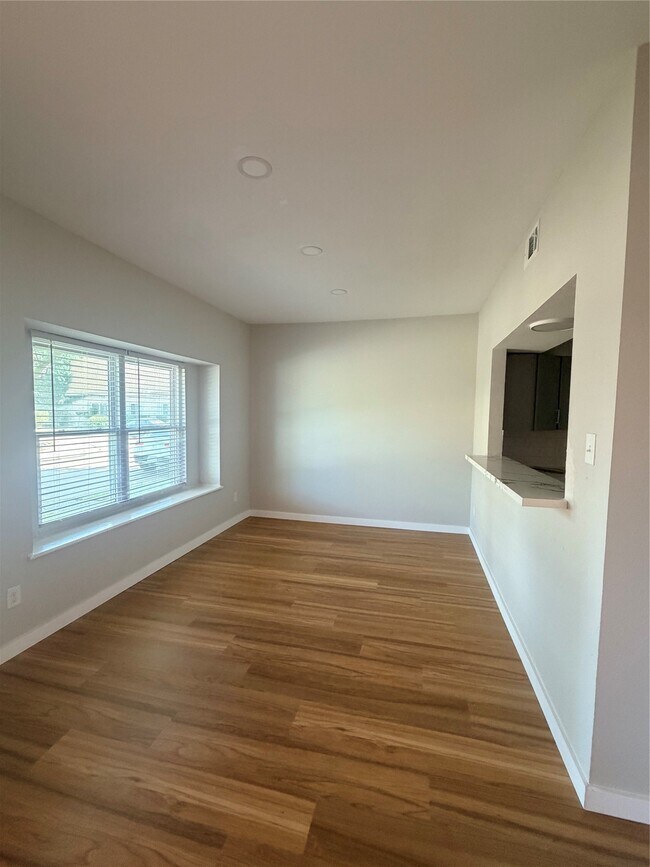 Building Photo - 1351 Mardi Ln