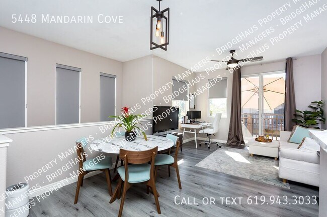 Building Photo - Make This Bright, Cozy And Centrally Townh...