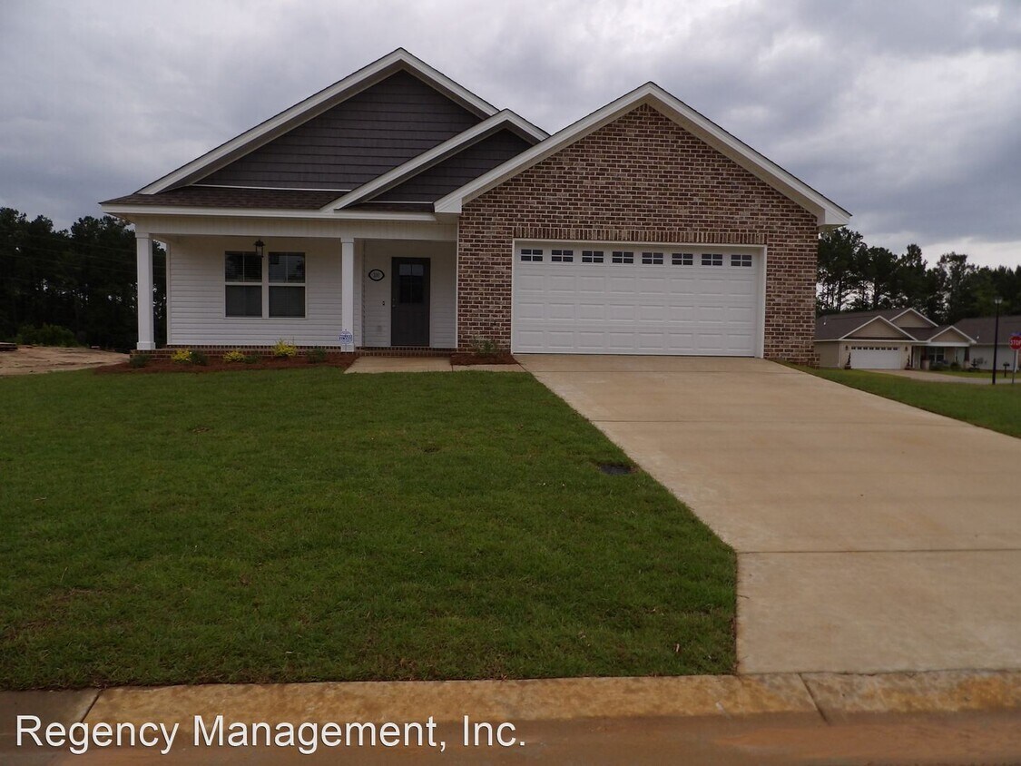 Primary Photo - 3 br, 2 bath House - 100 Mapleleaf
