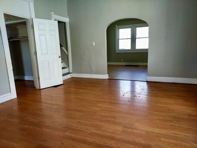 Foto del edificio - 1734 W Morris St