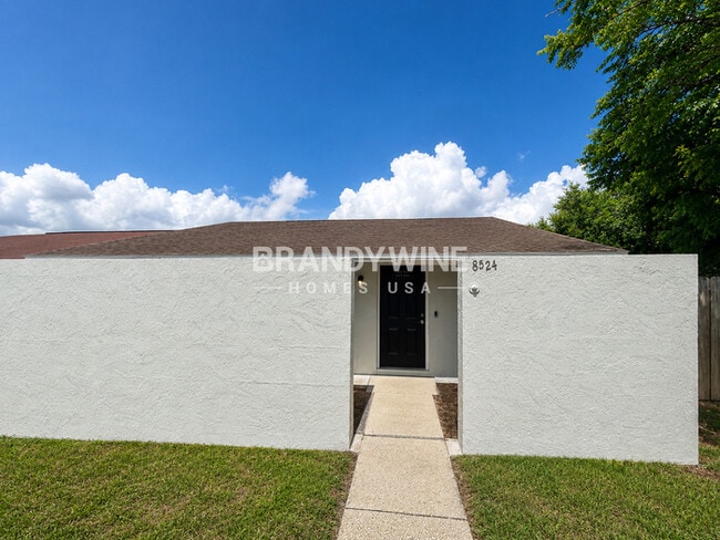 Foto del edificio - 8524 Pinehurst Dr