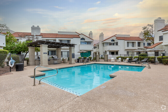 Piscina principal - Talavera Apartment Homes