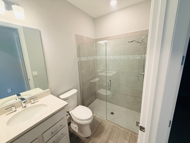 Building Photo - 6256 Baywood Ct