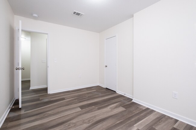 Building Photo - 1624-1626 Brown