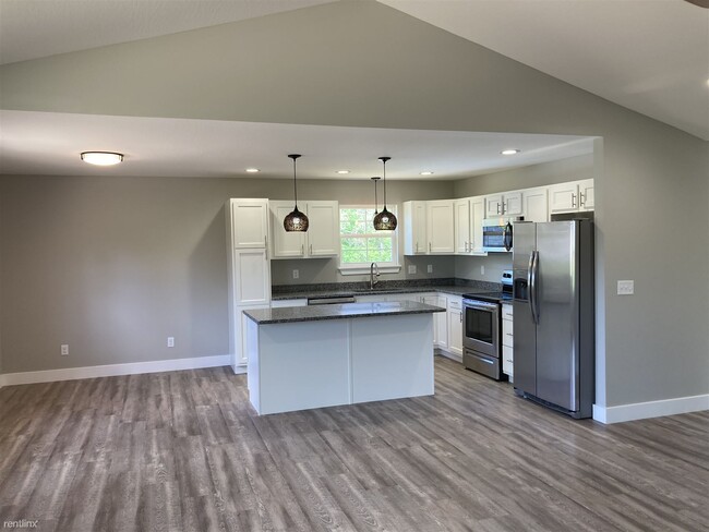 Building Photo - 5 br, 3 bath House - 110 Kennedy Court