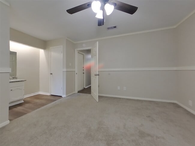 Building Photo - 2706 King James Ct