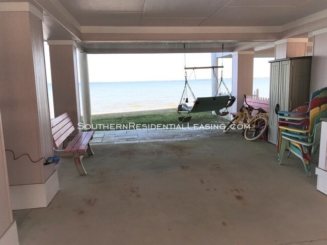 Building Photo - 15958 Innerarity Point Rd