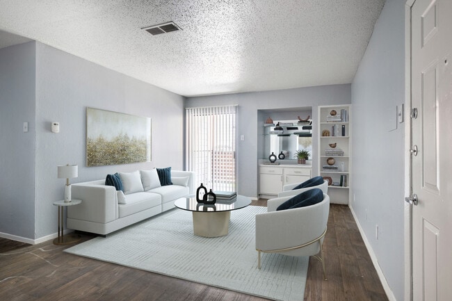 APT-021、APT-009 Apartments near White Rock Retail Center in Dallas, TX