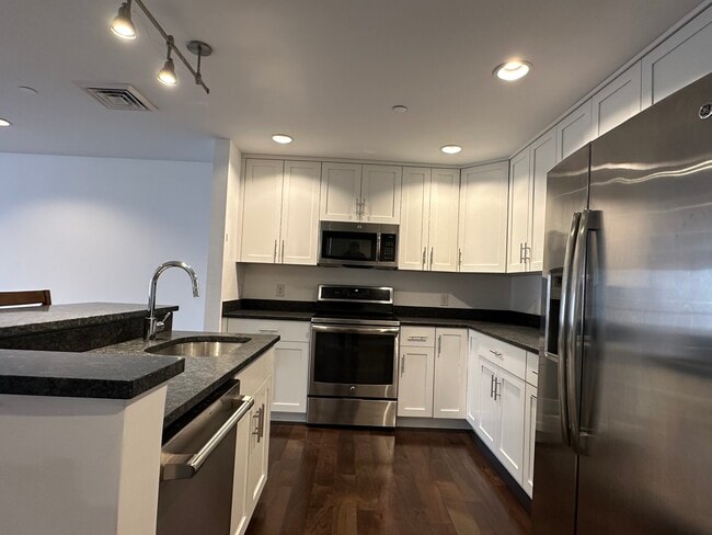 Building Photo - 25 High St