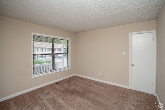 3 habitaciones, 2 baños, 1284 pies cuadrados - Lakehurst Apartments