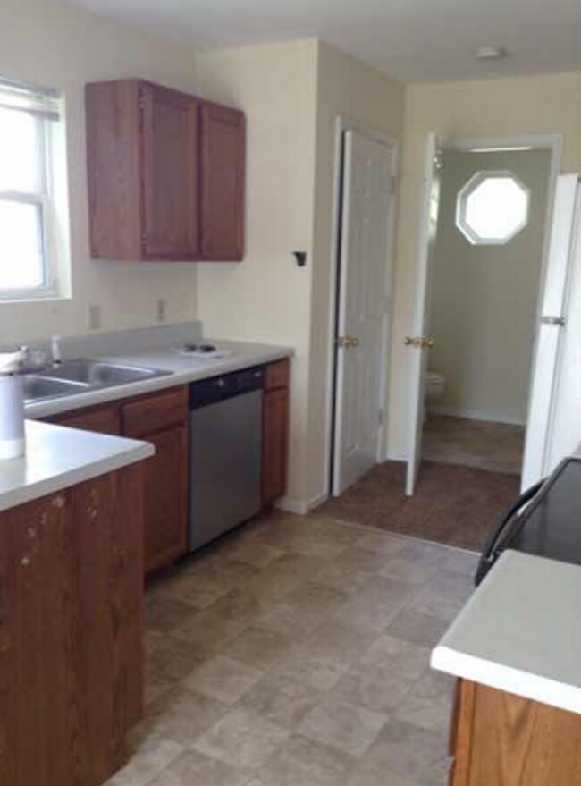 Foto del edificio - 3 bedroom, 2.5 bath Duplex on Bloomington'...