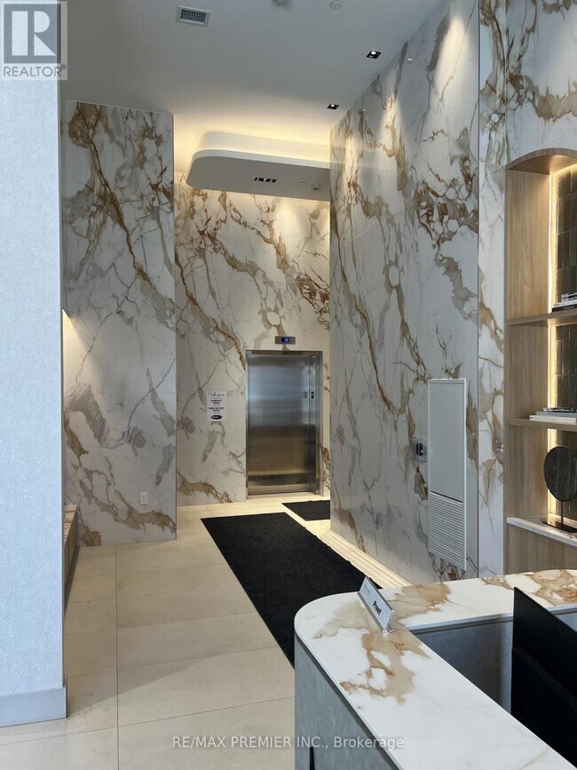 Building Photo - 2088 James St