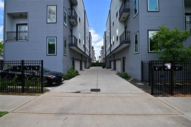 Foto del edificio - 1117 W 16th St
