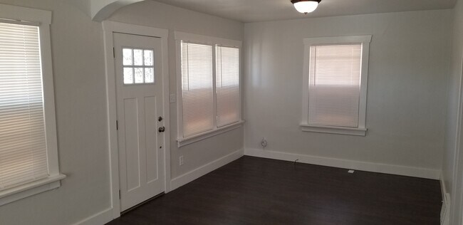 Foto del edificio - 649 S 500 E