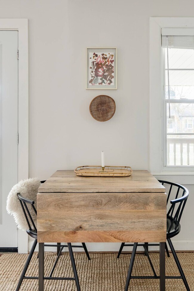 Dining - 1713 Riverwood Dr