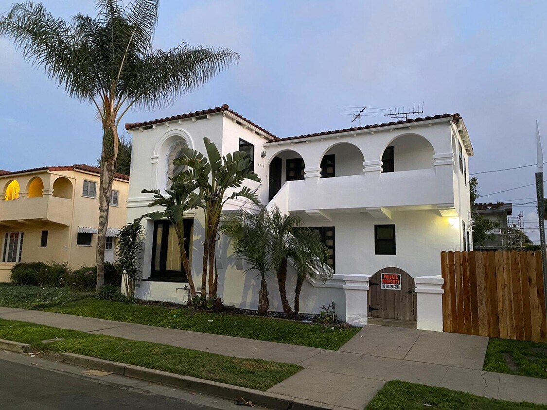 Primary Photo - 8474 Oakwood Ave