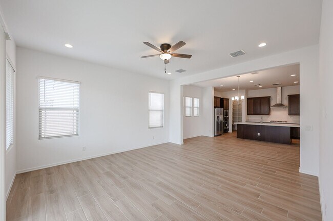 Building Photo - 3 Bedroom Plus Den in Aloravita Community