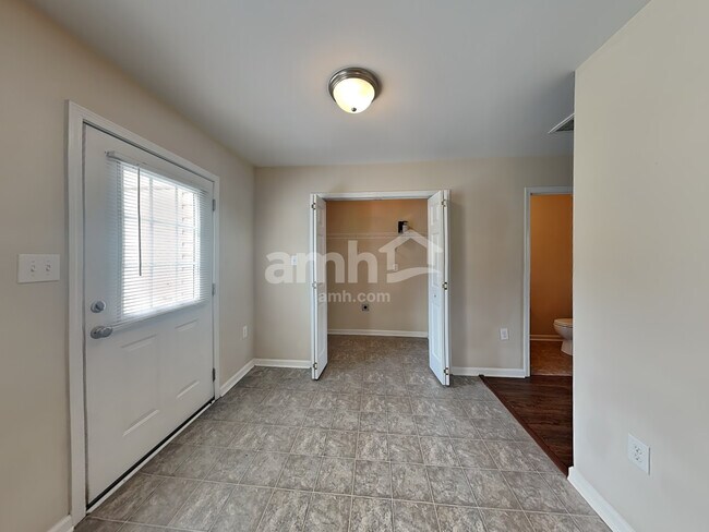 Building Photo - 47 Wolf Creek Ln