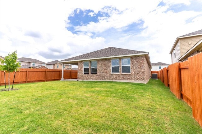 Building Photo - 17920 Fairbridge Ln