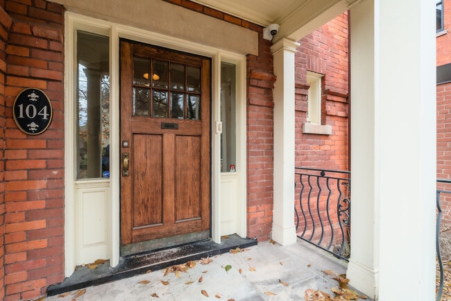 Photo du bâtiment - 104 Park Rd