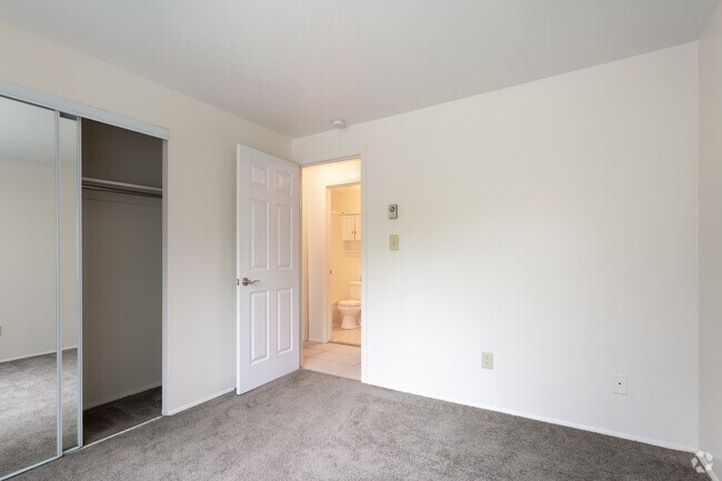 2BD 1BA 689 pies. Cuadrados. - Jordan Court Apartments