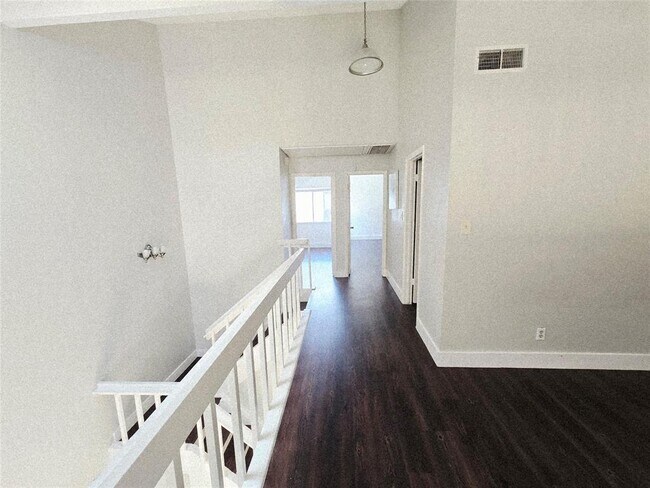 Foto del edificio - 12625 Newbrook Dr