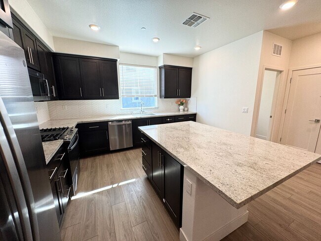 Foto del edificio - Perfect Shape Auburn Grove Property Near Downtown Livermore