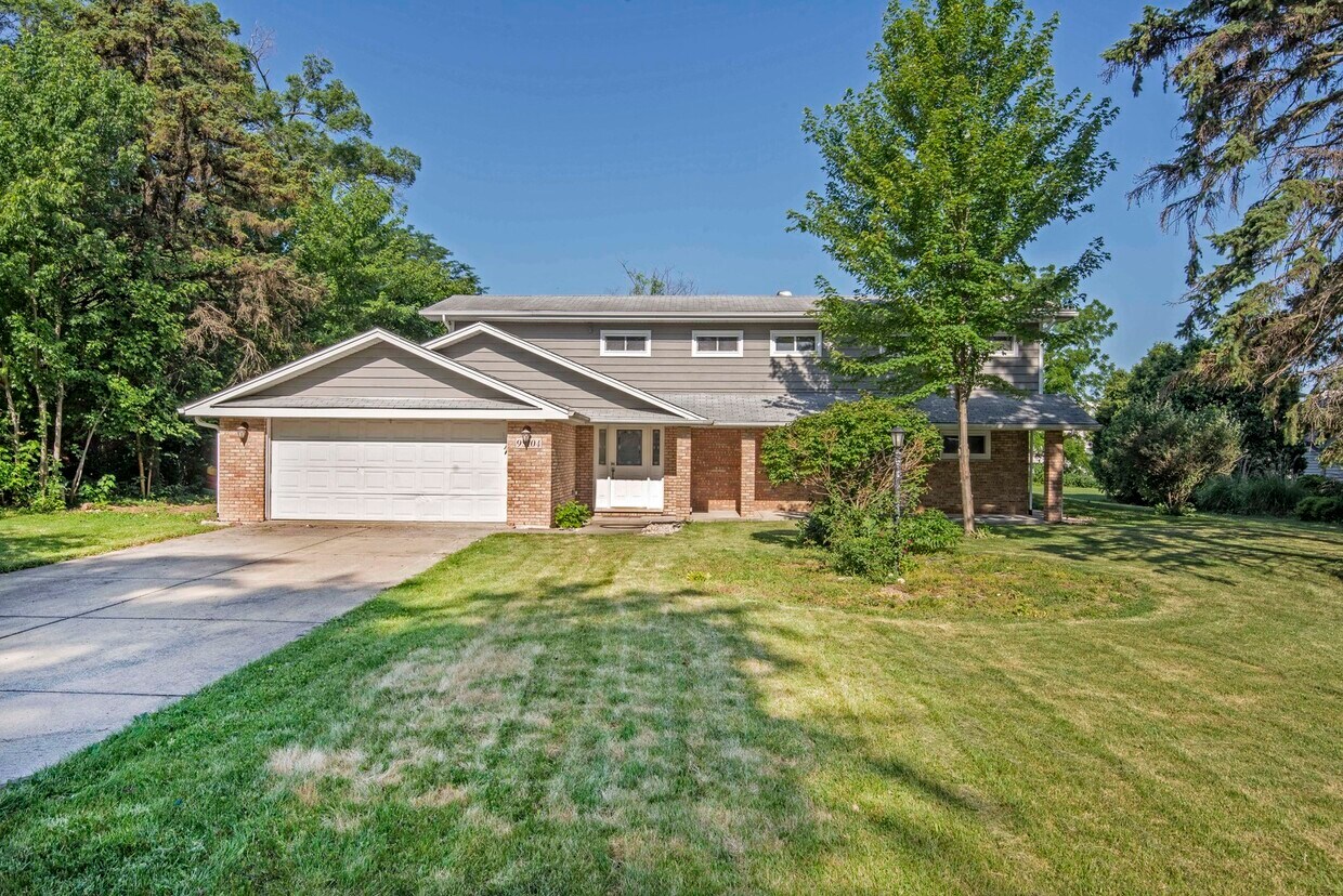 9S104 Aero Dr, Naperville, IL 60564 House Rental in Naperville, IL