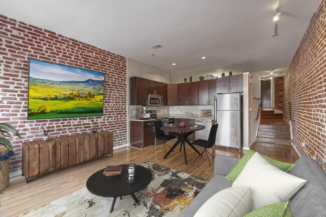 Building Photo - 7th Flats