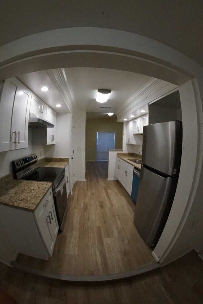 Foto del edificio - 6157 Sandcrest Cir